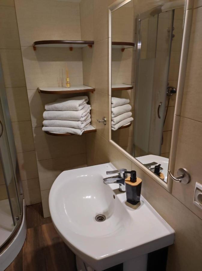 Apartament Przy Fontannie Neptuna Гданськ Екстер'єр фото